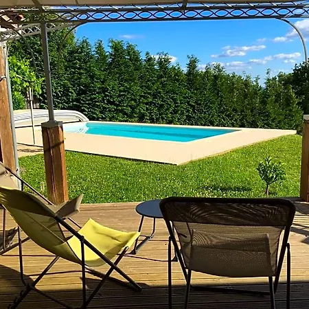 Bed & Breakfast La Maison Des Oiseaux 3*